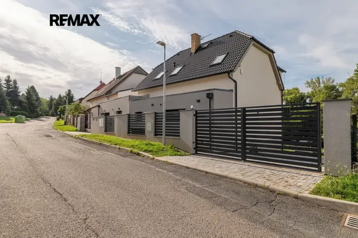 Pronájem bytu 5+kk, Říčany, Táborská, 199 m2