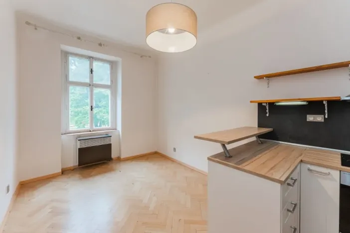 Pronájem bytu 2+kk, Praha - Smíchov, Holečkova, 38 m2