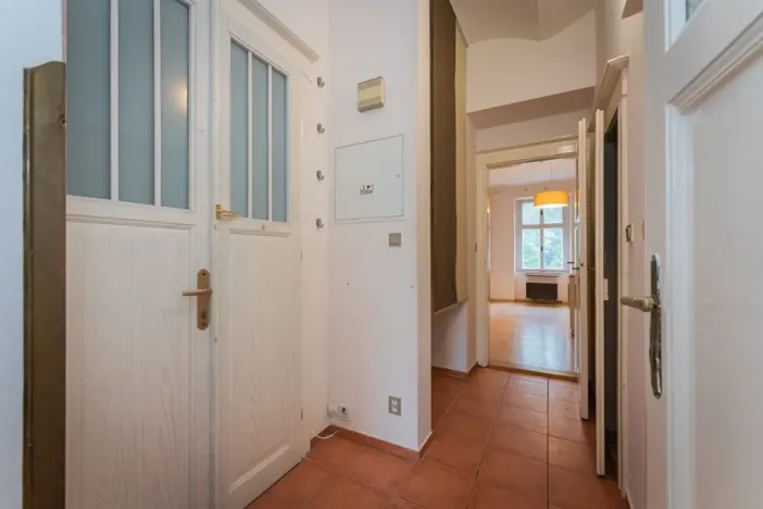 Pronájem bytu 2+kk, Praha - Smíchov, Holečkova, 38 m2