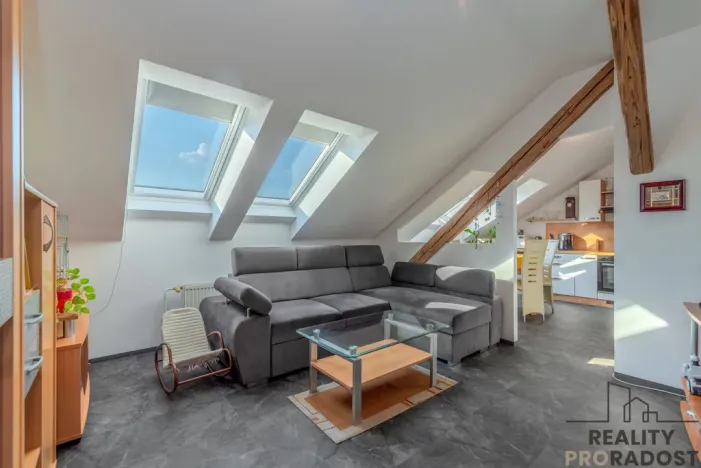 Prodej bytu 2+kk, Ivančice, Tovární, 53 m2