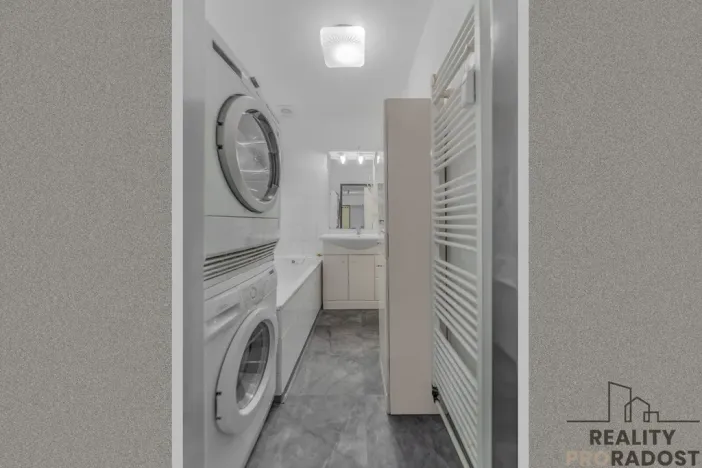 Prodej bytu 2+kk, Ivančice, Tovární, 53 m2
