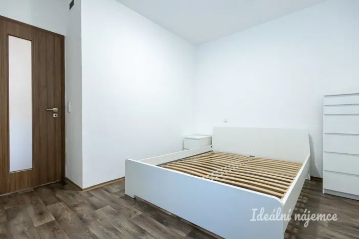 Pronájem bytu 2+kk, Praha - Žižkov, Hartigova, 44 m2