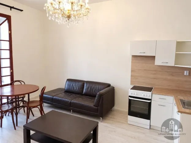 Pronájem bytu 2+kk, Praha - Smíchov, Plzeňská, 22 m2