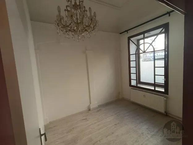 Pronájem bytu 2+kk, Praha - Smíchov, Plzeňská, 22 m2
