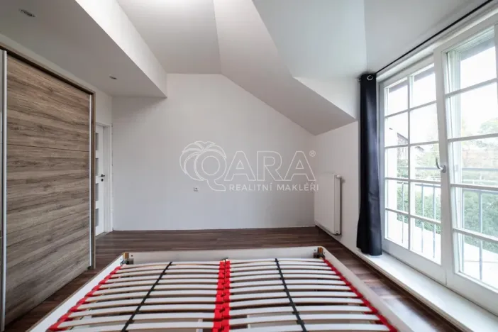 Prodej bytu 5+kk, Holubice, Za Dvorem, 117 m2