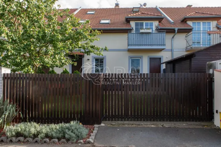 Prodej bytu 5+kk, Holubice, Za Dvorem, 117 m2