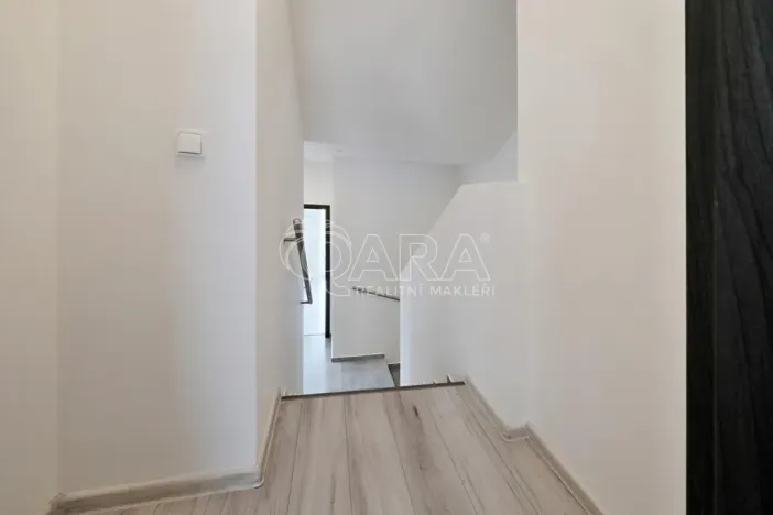 Pronájem rodinného domu, Nelahozeves - Lešany, V Cihelnách, 124 m2