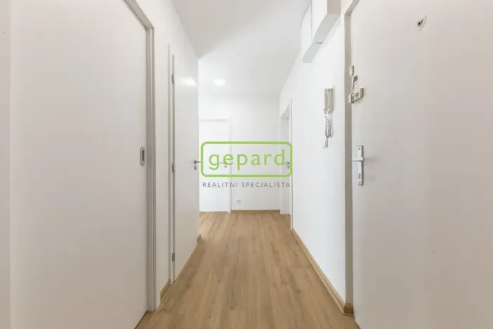 Pronájem bytu 3+kk, Praha, Řešovská, 56 m2
