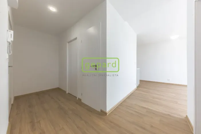 Pronájem bytu 3+kk, Praha, Řešovská, 56 m2