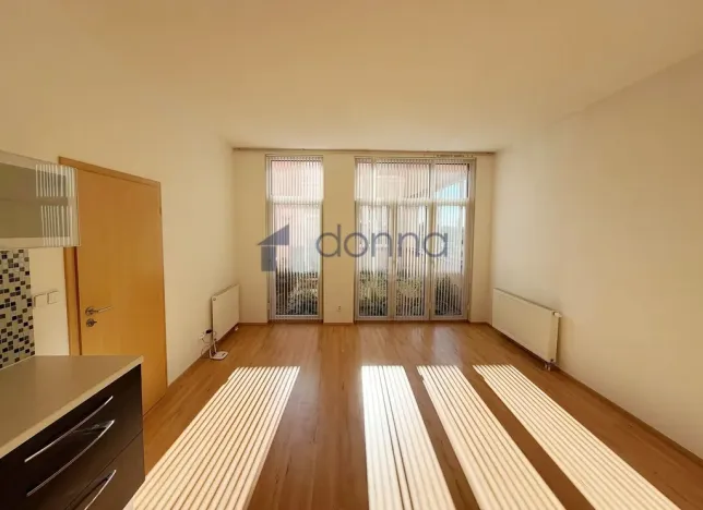 Pronájem bytu 2+kk, Praha, U Kamýku, 55 m2