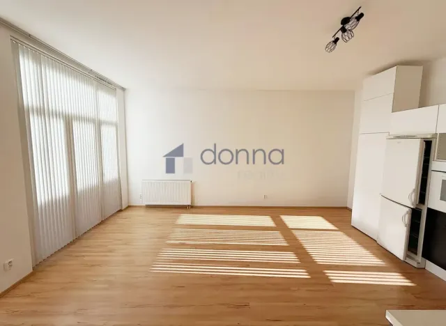 Pronájem bytu 2+kk, Praha, U Kamýku, 55 m2