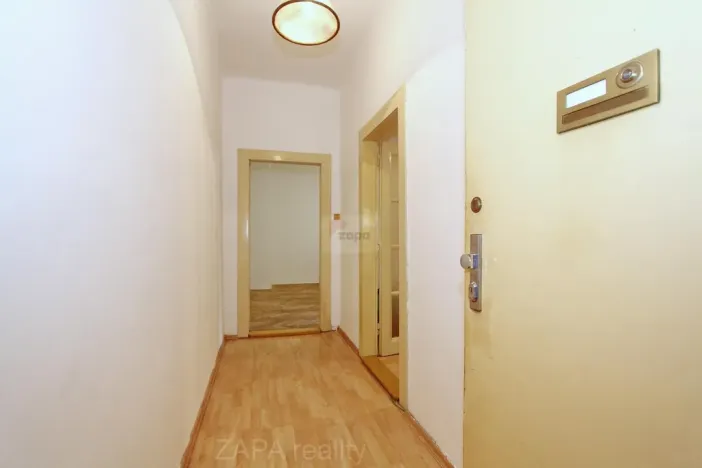 Pronájem bytu 1+1, Praha - Holešovice, U smaltovny, 37 m2