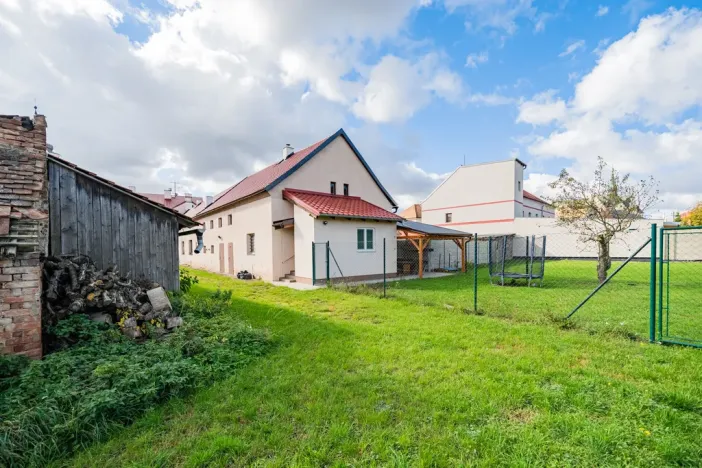 Prodej činžovního domu, Chlumec nad Cidlinou - Chlumec nad Cidlinou I, Klicperovo náměstí, 700 m2