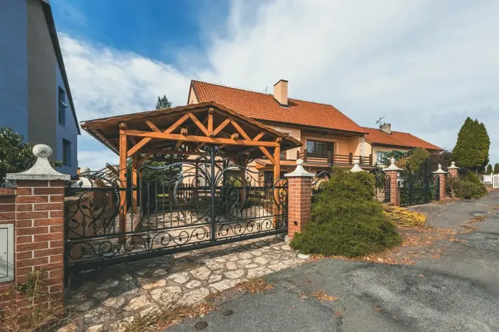 Prodej rodinného domu, Sobětuchy, 240 m2