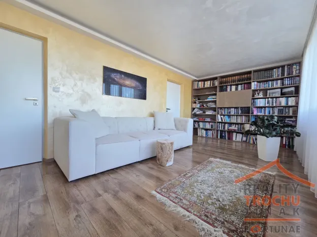 Prodej bytu 3+1, Hradec Králové, Urxova, 67 m2