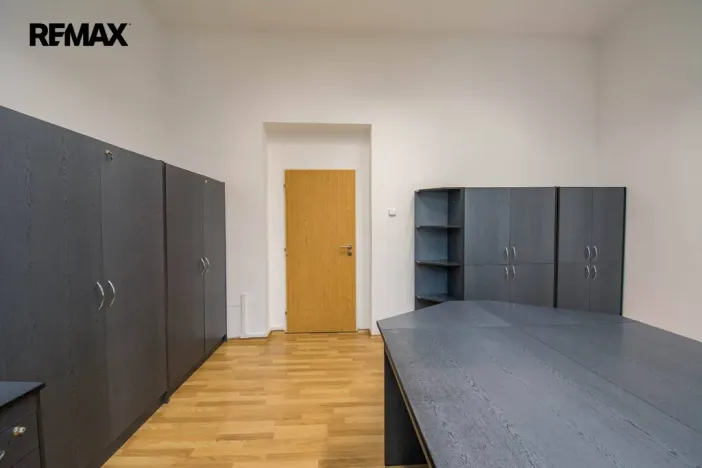 Pronájem kanceláře, Hradec Králové, Československé armády, 60 m2