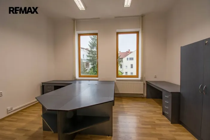 Pronájem kanceláře, Hradec Králové, Československé armády, 60 m2