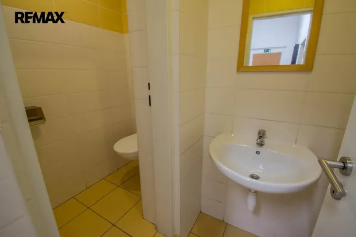 Pronájem kanceláře, Hradec Králové, Československé armády, 60 m2