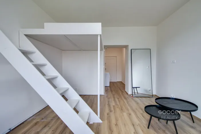 Pronájem bytu 1+kk, Praha - Vysočany, Staromlýnská, 31 m2