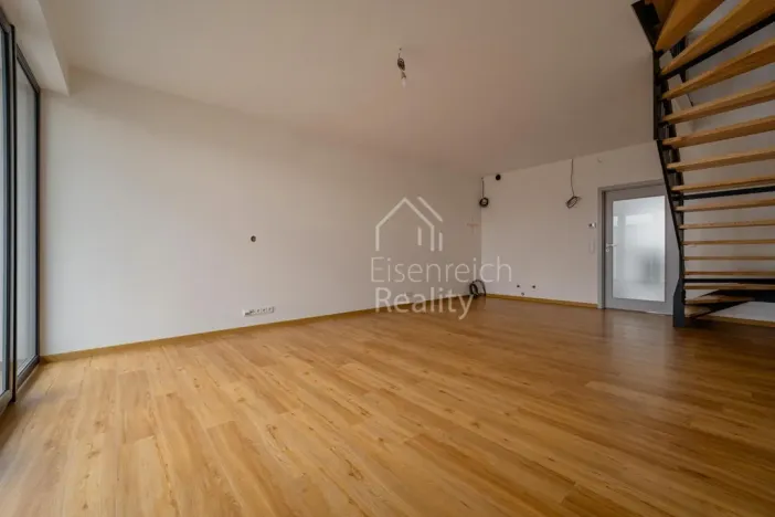 Prodej bytu 3+kk, Hradec Králové - Slatina, Pod Spáleníkem, 84 m2