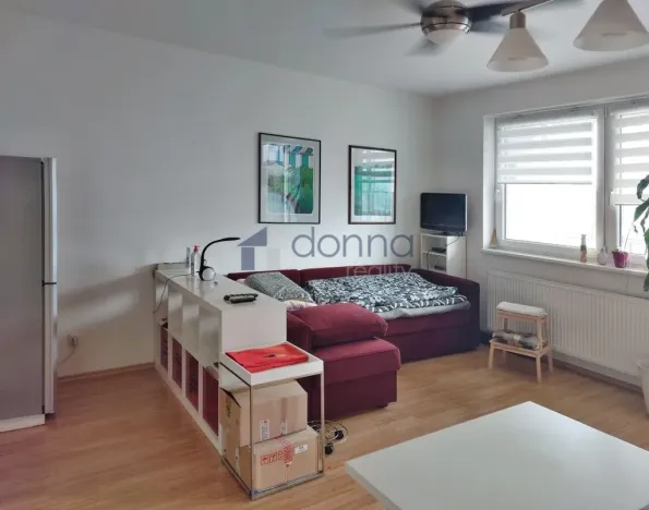 Pronájem bytu 1+kk, Praha, V dolině, 32 m2