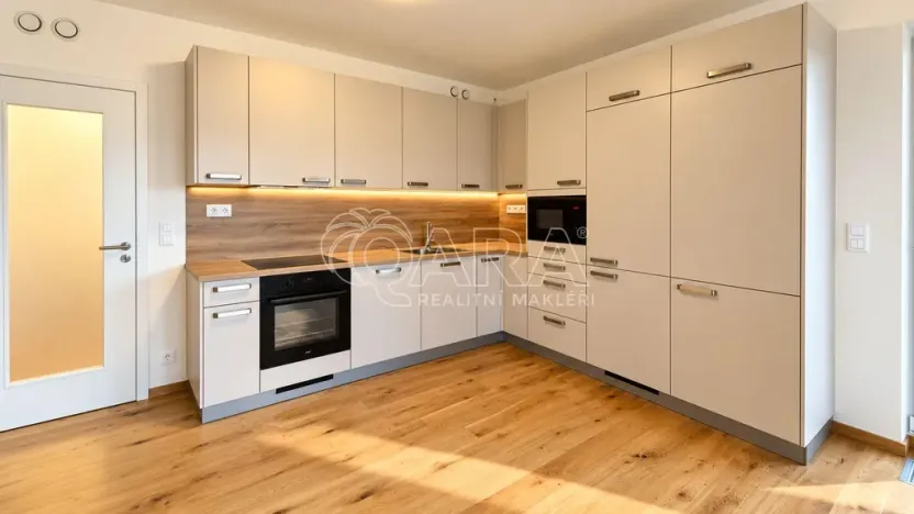 Pronájem bytu 3+kk, Praha - Modřany, Kolmanova, 94 m2