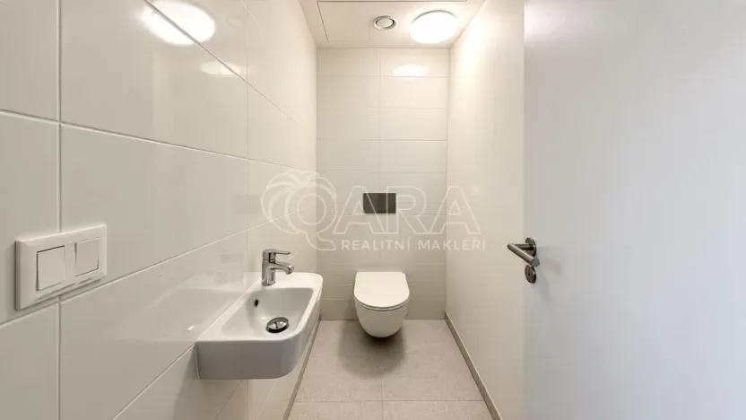 Pronájem bytu 3+kk, Praha - Modřany, Kolmanova, 94 m2
