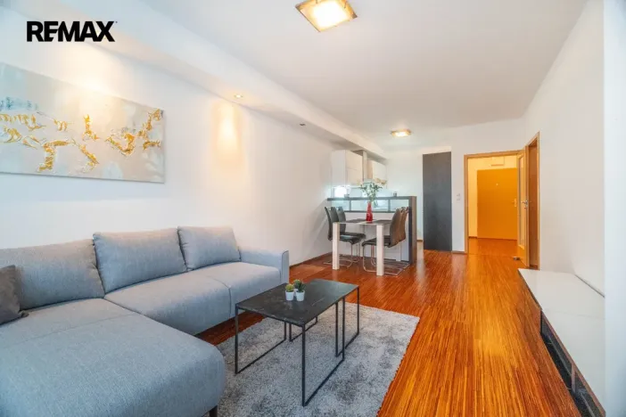 Pronájem bytu 2+kk, Praha, Kabešova, 56 m2