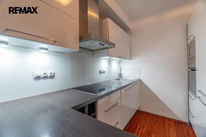 Pronájem bytu 2+kk, Praha, Kabešova, 56 m2
