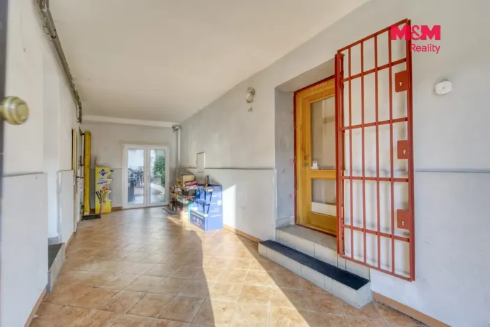 Pronájem obchodního prostoru, Kralovice, Masarykovo nám., 38 m2