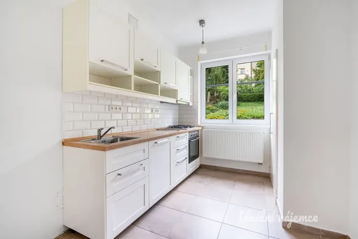 Pronájem bytu 3+1, Praha - Střešovice, Na Petynce, 71 m2
