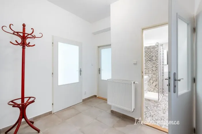 Pronájem bytu 3+1, Praha - Střešovice, Na Petynce, 71 m2