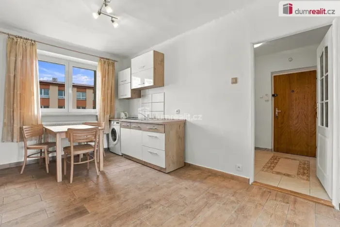 Prodej bytu 2+1, Ostrov, Lidická, 58 m2