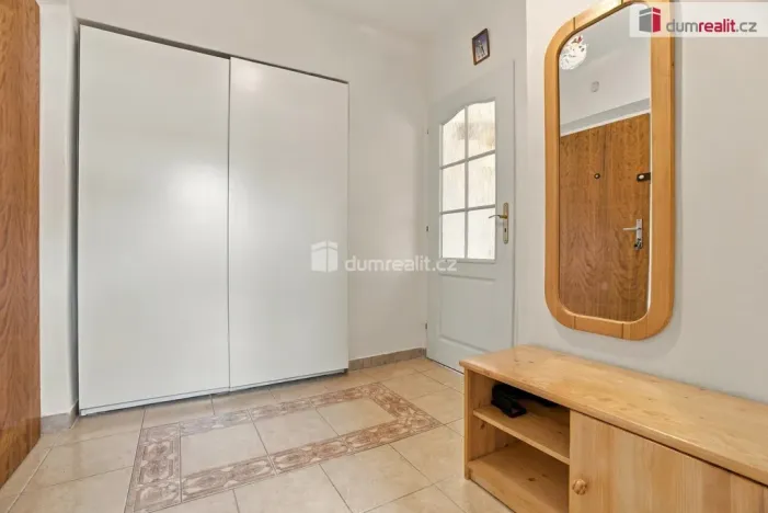 Prodej bytu 2+1, Ostrov, Lidická, 58 m2