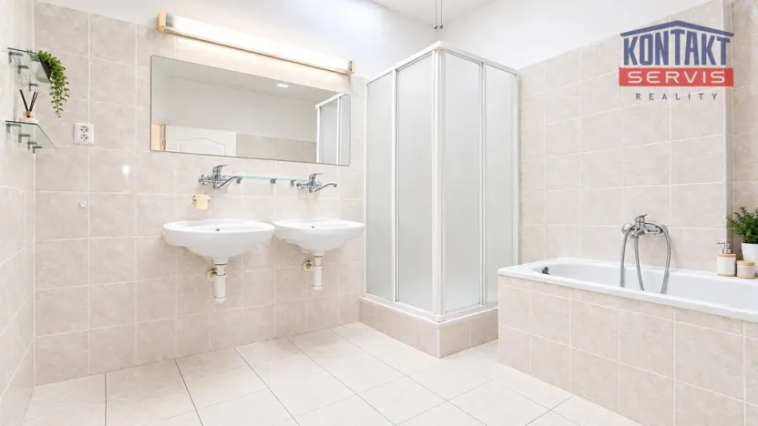 Pronájem bytu 3+1, České Budějovice - České Budějovice 1, Krajinská, 96 m2