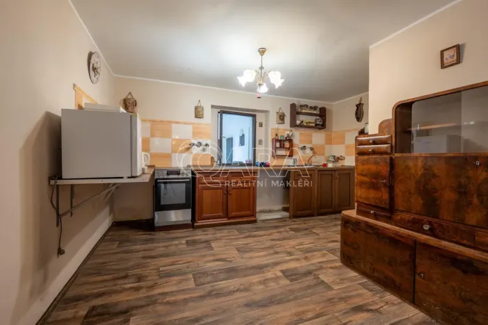 Prodej obchodního prostoru, Kladno - Švermov, Sportovní, 180 m2