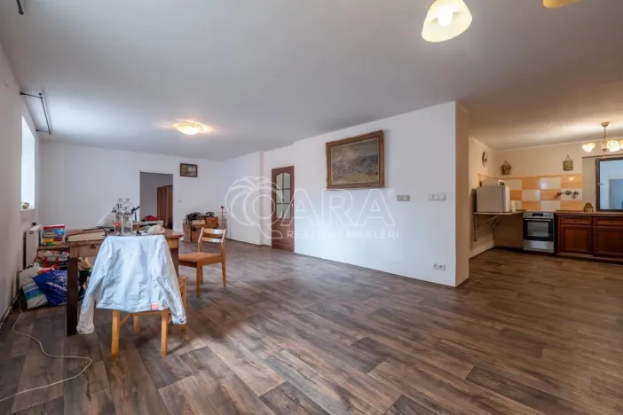Prodej obchodního prostoru, Kladno - Švermov, Sportovní, 180 m2