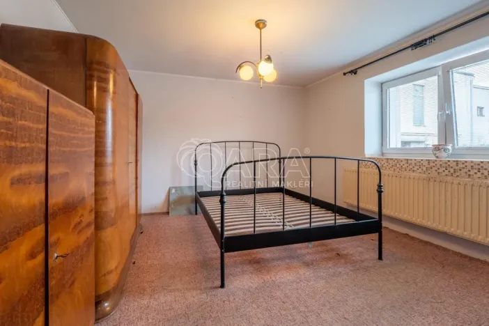 Prodej obchodního prostoru, Kladno - Švermov, Sportovní, 180 m2
