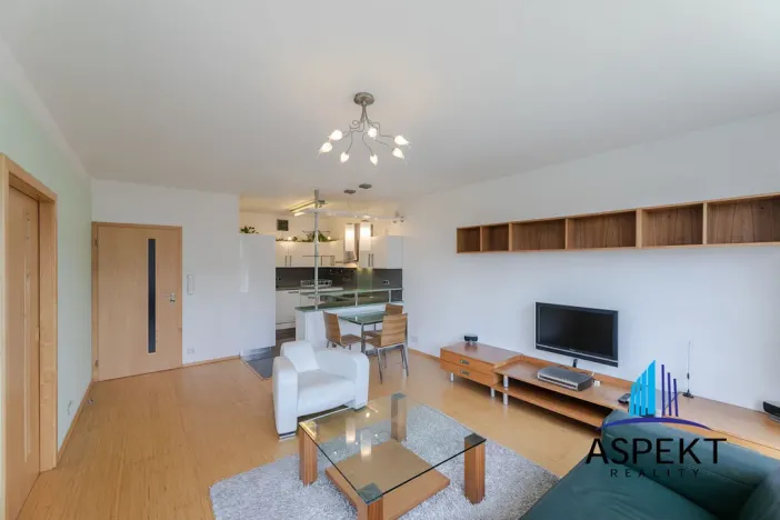 Pronájem bytu 2+kk, Praha - Libeň, Nad Okrouhlíkem, 65 m2