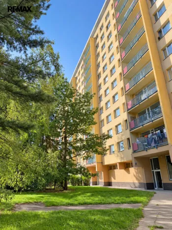 Pronájem bytu 2+1, Praha - Kobylisy, Slancova, 62 m2