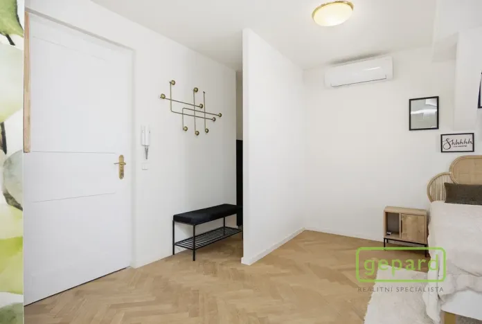 Prodej bytu 1+1, Praha, Čestmírova, 48 m2