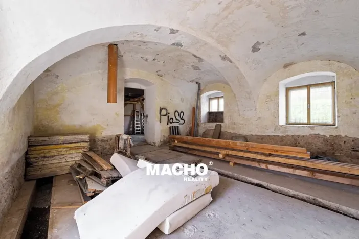 Prodej obchodního prostoru, Řitka, Na návsi, 286 m2
