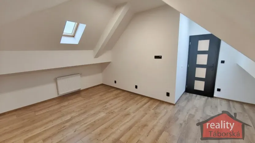 Prodej bytu 2+kk, Nupaky, Nupacká, 82 m2