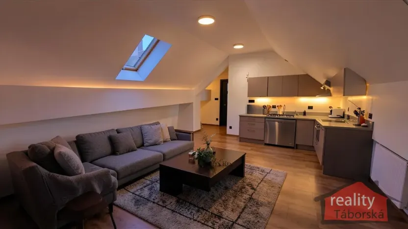 Prodej bytu 2+kk, Nupaky, Nupacká, 82 m2