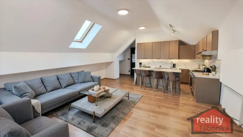 Prodej bytu 2+kk, Nupaky, Nupacká, 82 m2