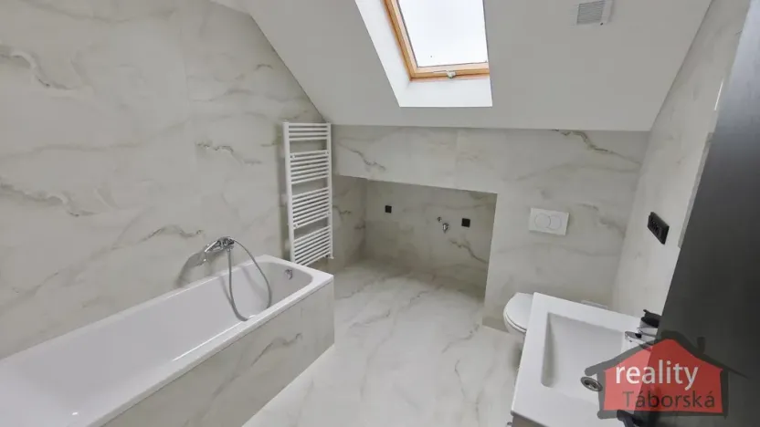 Prodej bytu 2+kk, Nupaky, Nupacká, 82 m2