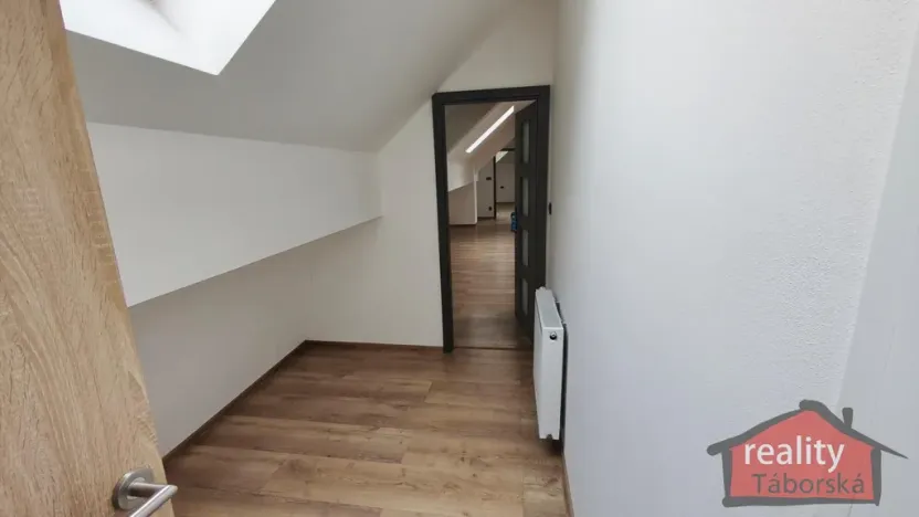 Prodej bytu 2+kk, Nupaky, Nupacká, 82 m2