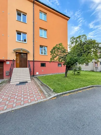Pronájem bytu 2+1, Chomutov, Mjr. Šulce, 49 m2
