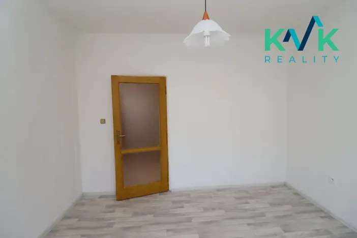 Pronájem bytu 2+1, Ostrov, Mánesova, 58 m2