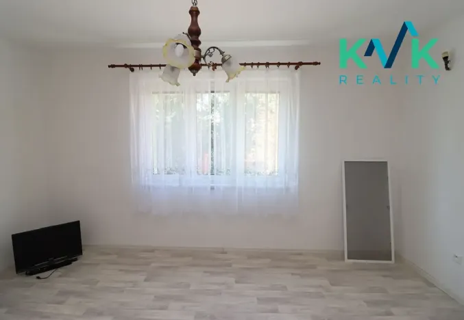 Pronájem bytu 2+1, Ostrov, Mánesova, 58 m2
